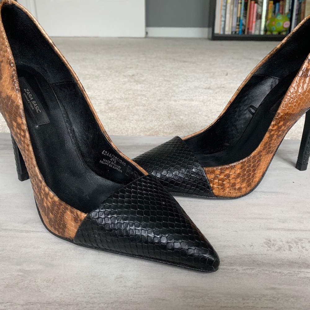 Snakeskin Pump